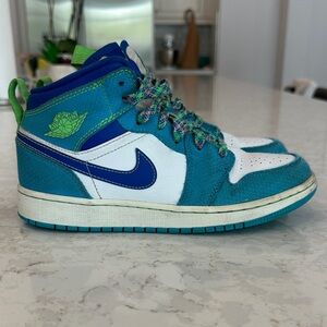 Jordan Kids Mid Sneakers Size 4.5Y.  Teal and White